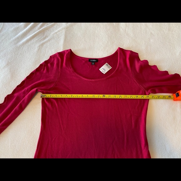 NWT Le Chateau Sweater with Cut-out Sleeves - Picture 7 of 8